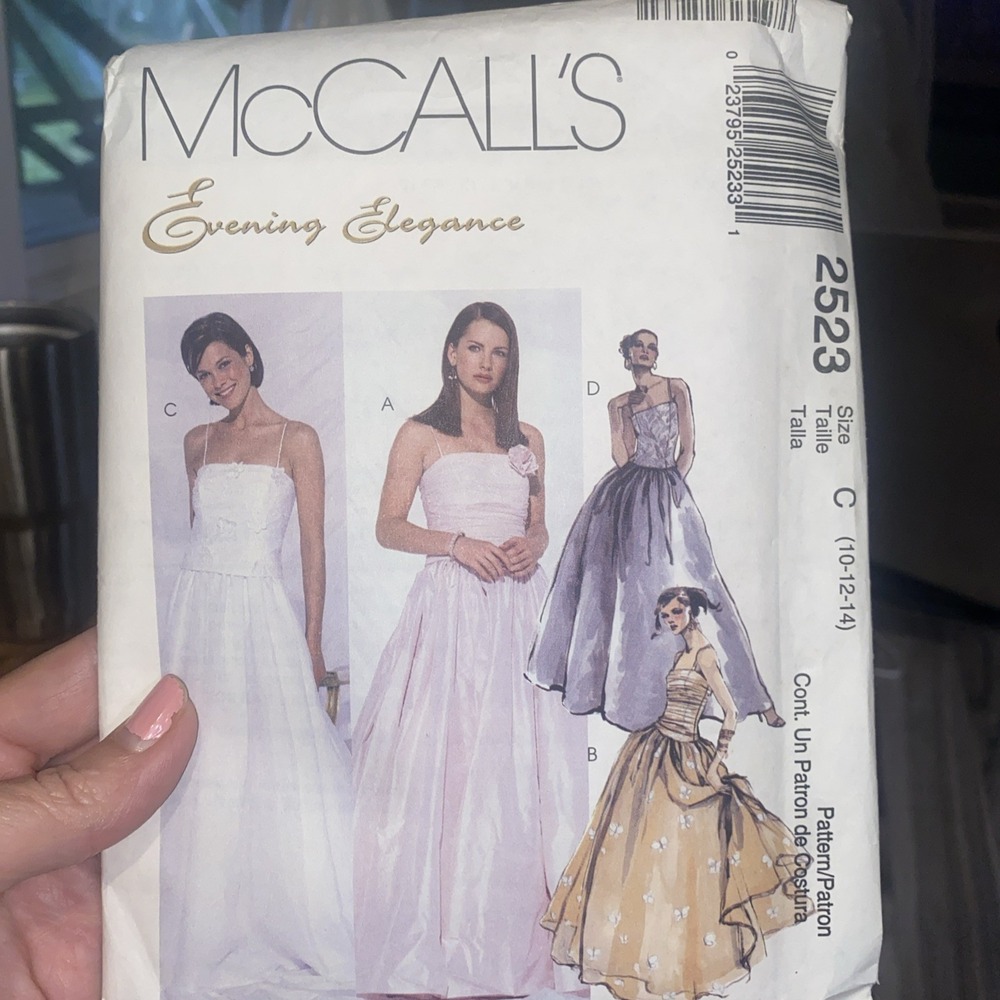 McCalls Evening Elegance Sewing Pattern 2523 Misses Gown Size 10-14 Uncut 1999